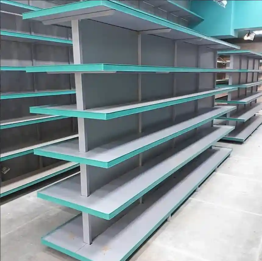 قفسه MDF وسط فروشگاه